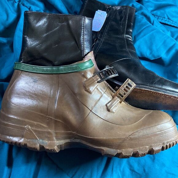 The Northerner Servís Unisex Chunky Vintage Rubber Boot - Boot Cover - Flex Size - Picture 3 of 11